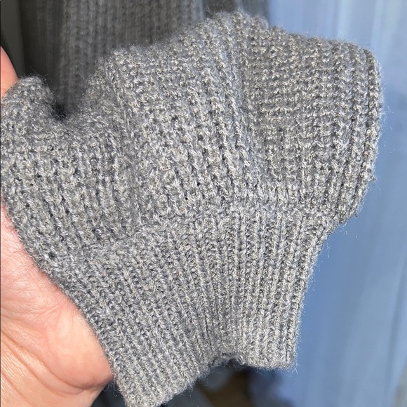 Forever 21 Gray Crew Neck Sweater - Picture 8 of 10